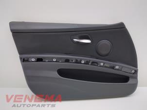 Używane Tapicerka drzwi lewych przednich wersja 4-drzwiowa BMW 3 serie Touring (E91) 318i 16V Cena € 49,99 Procedura marży oferowane przez Venema Autoparts
