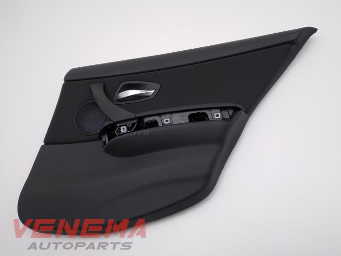 Rear door trim 4-door, right from a BMW 3 serie Touring (E91) 318i 16V 2008