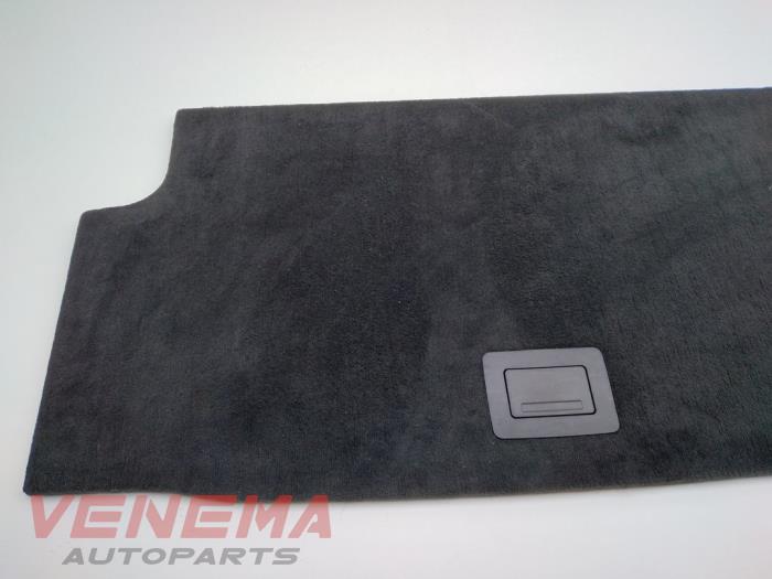 Floor panel load area from a BMW 3 serie Touring (E91) 318i 16V 2008