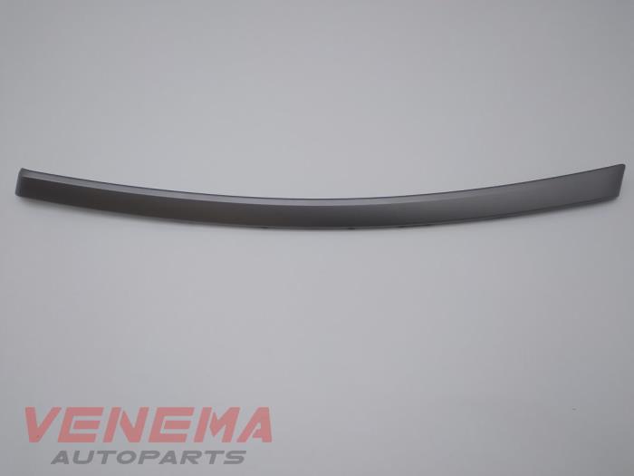 Begagnade Dekorstripe BMW 3 serie Touring (E91) 318i 16V Pris € 14,99 Marginaltabell erbjuds av Venema Autoparts