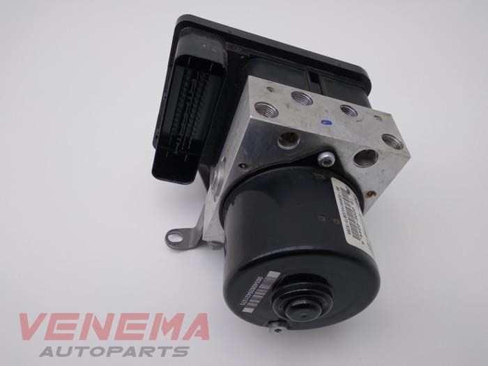 Usagé Pompe ABS BMW 3 serie Touring (E91) 318i 16V Prix € 99,99 Règlement à la marge proposé par Venema Autoparts