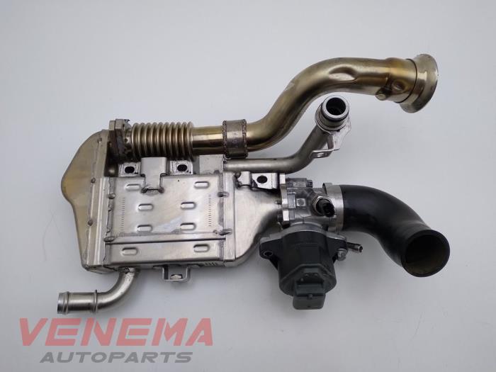 Usagé Refroidisseur RGE Mercedes E Estate (S213) E-300de 2.0 Turbo 16V Prix € 99,99 Règlement à la marge proposé par Venema Autoparts