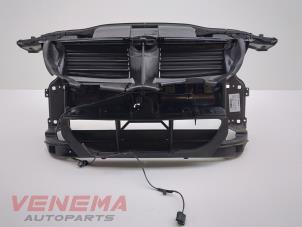 Używane Panel przedni BMW 3 serie Touring (E91) 318i 16V Cena € 149,99 Procedura marży oferowane przez Venema Autoparts