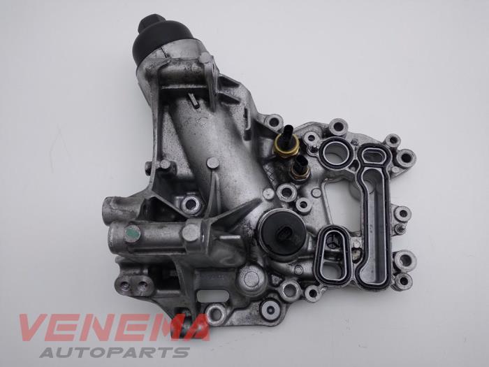 Gebrauchte Ölfiltergehäuse Mercedes E Estate (S213) E-300de 2.0 Turbo 16V Preis € 134,99 Margenregelung angeboten von Venema Autoparts