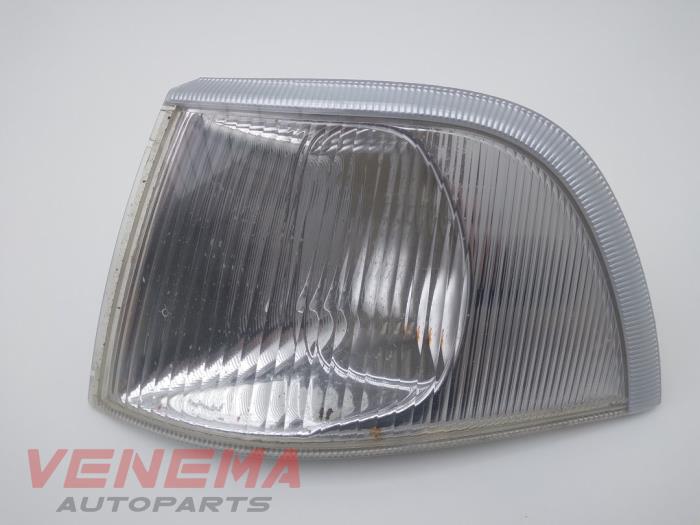 Używane Kierunkowskaz lewy Volvo V40 (VW) 1.8 16V Cena € 9,99 Procedura marży oferowane przez Venema Autoparts