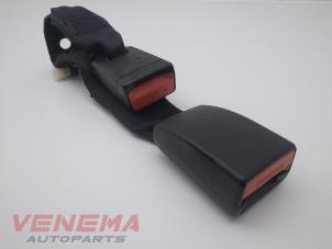 Used Rear seatbelt buckle, centre BMW 1 serie (F20) 116d 2.0 16V Price € 24,99 Margin scheme offered by Venema Autoparts