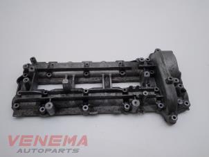 Ventildeckel van een Mercedes-Benz GLK (204.7/9) 3.0 320 CDI 24V 4-Matic 2010