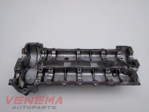 Ventildeckel van een Mercedes-Benz GLK (204.7/9) 3.0 320 CDI 24V 4-Matic 2010