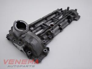 Ventildeckel van een Mercedes-Benz GLK (204.7/9) 3.0 320 CDI 24V 4-Matic 2010