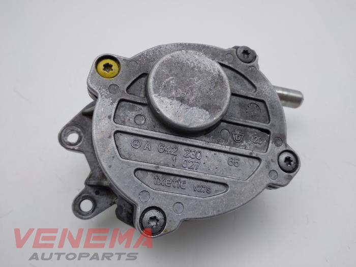 Vacuum pump (diesel) Mercedes GLK 3.0 320 CDI 24V 4-Matic - A6422300065 ...