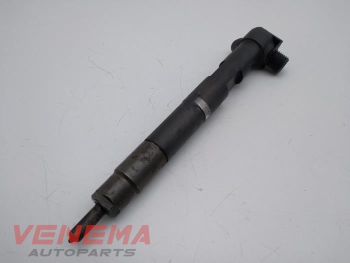 Injector (diesel) from a Mercedes-Benz Sprinter 3,5t (906.63) 316 CDI 16V 2017