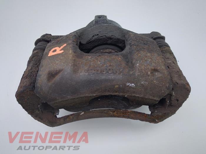 Gebrauchte Bremszange rechts vorne Peugeot 107 1.0 12V Preis € 14,99 Margenregelung angeboten von Venema Autoparts