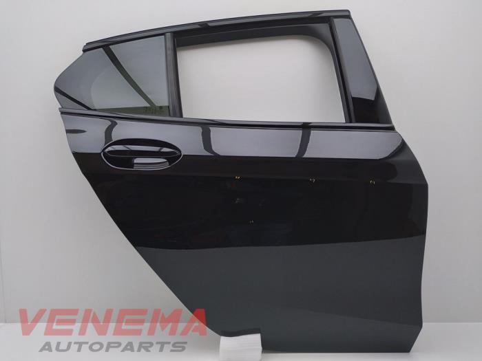 Rear door 4-door, right from a BMW 1 serie (F40) 118i 1.5 TwinPower 12V 2021