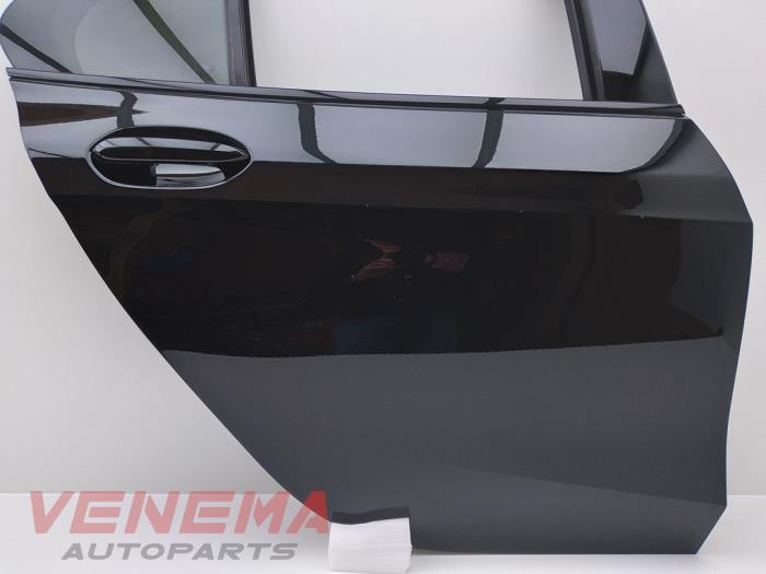 Rear door 4-door, right from a BMW 1 serie (F40) 118i 1.5 TwinPower 12V 2021