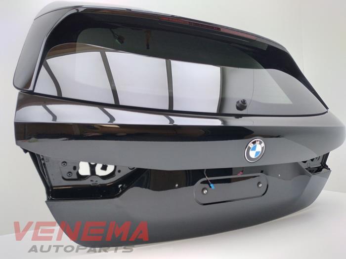 Portón trasero de un BMW 1 serie (F40) 118i 1.5 TwinPower 12V 2021