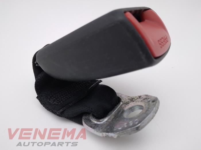 Rear seatbelt buckle, right from a Peugeot 107 1.0 12V 2012