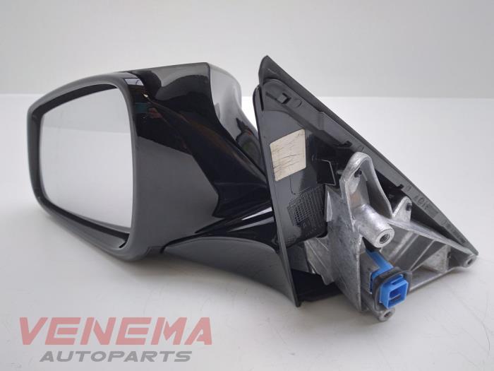 Wing mirror, left from a BMW 1 serie (F40) 118i 1.5 TwinPower 12V 2021
