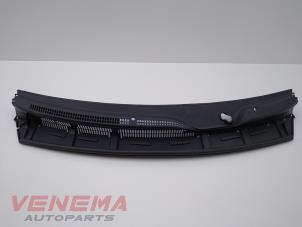 Used Cowl top grille Peugeot 107 1.0 12V Price € 39,99 Margin scheme offered by Venema Autoparts