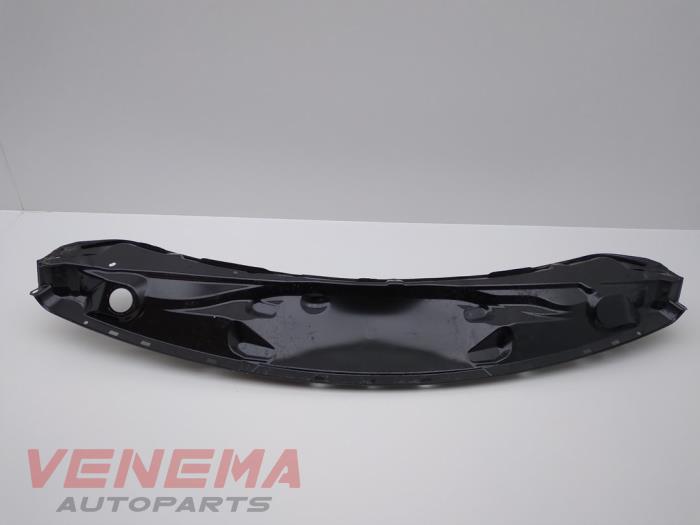 Używane Parawan Peugeot 107 1.0 12V Cena € 39,99 Procedura marży oferowane przez Venema Autoparts