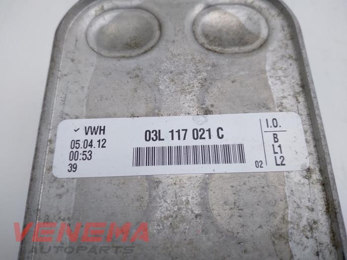 Radiateur d'huile d'un Audi A4 Avant (B8) 2.0 TDI 16V 2014