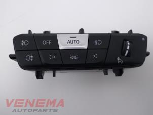 Usados Interruptor de luz BMW 1 serie (F40) 118i 1.5 TwinPower 12V Precio € 74,99 Norma de margen ofrecido por Venema Autoparts
