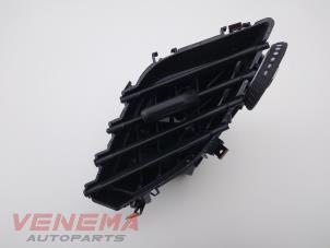 Used Dashboard vent BMW 1 serie (F40) 118i 1.5 TwinPower 12V Price € 19,99 Margin scheme offered by Venema Autoparts