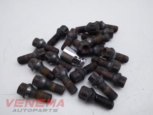Used Set of wheel bolts BMW 1 serie (F20) 116d 2.0 16V Price € 24,99 Margin scheme offered by Venema Autoparts