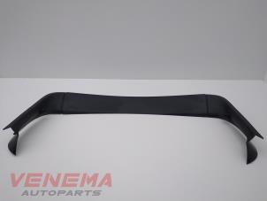 Usados Tapizado de cubierta de maletero BMW 1 serie (F40) 118i 1.5 TwinPower 12V Precio € 34,99 Norma de margen ofrecido por Venema Autoparts
