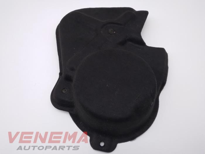 Engine protection panel from a BMW 1 serie (F40) 118i 1.5 TwinPower 12V 2021