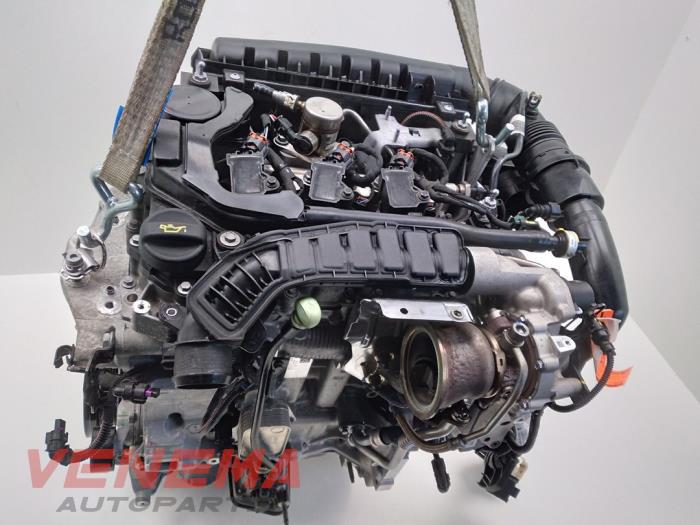 Engine from a Peugeot 208 II (UB/UH/UP) 1.2 Vti 12V PureTech 130 2021