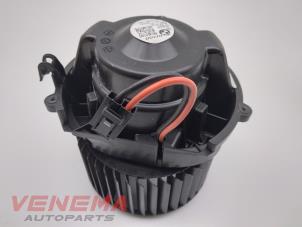 Używane Silnik wentylatora nagrzewnicy BMW 1 serie (F40) 118i 1.5 TwinPower 12V Cena € 49,99 Procedura marży oferowane przez Venema Autoparts