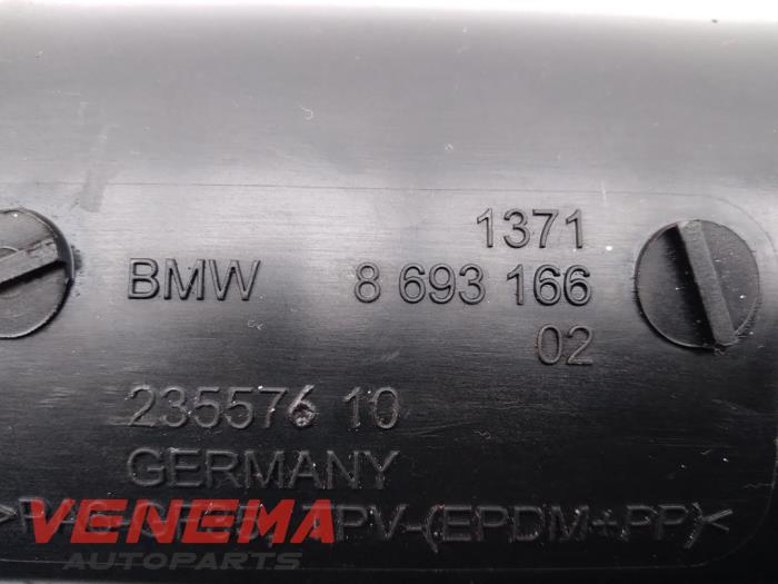 Tuyau d'aspiration air d'un BMW 1 serie (F40) 118i 1.5 TwinPower 12V 2021