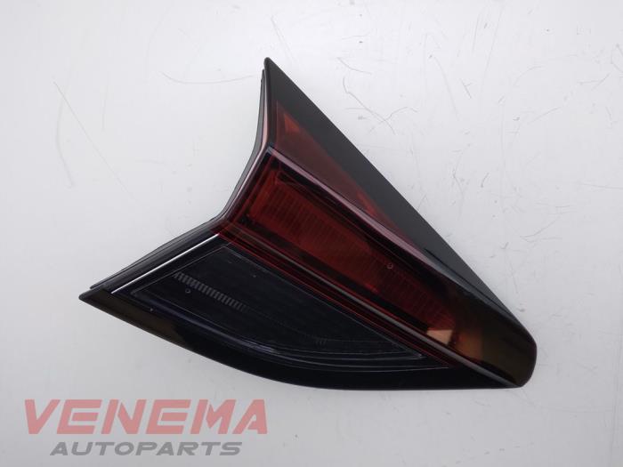 Tailgate reflector, left from a Opel Corsa F (UB/UH/UP) 1.2 12V 130 2022
