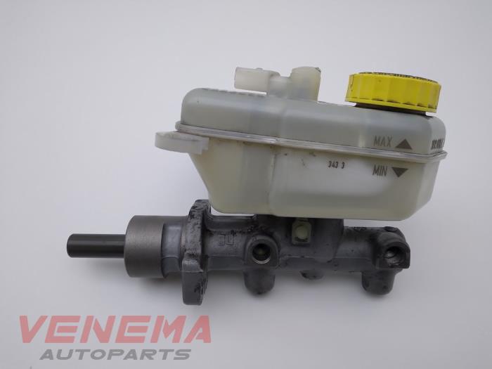 Used Master cylinder Volkswagen Polo IV (9N1/2/3) 1.4 FSI 16V Price € 34,99 Margin scheme offered by Venema Autoparts