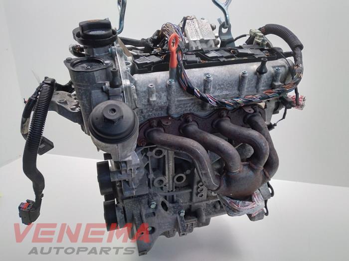 Motor van een Volkswagen Polo IV (9N1/2/3) 1.4 FSI 16V 2004