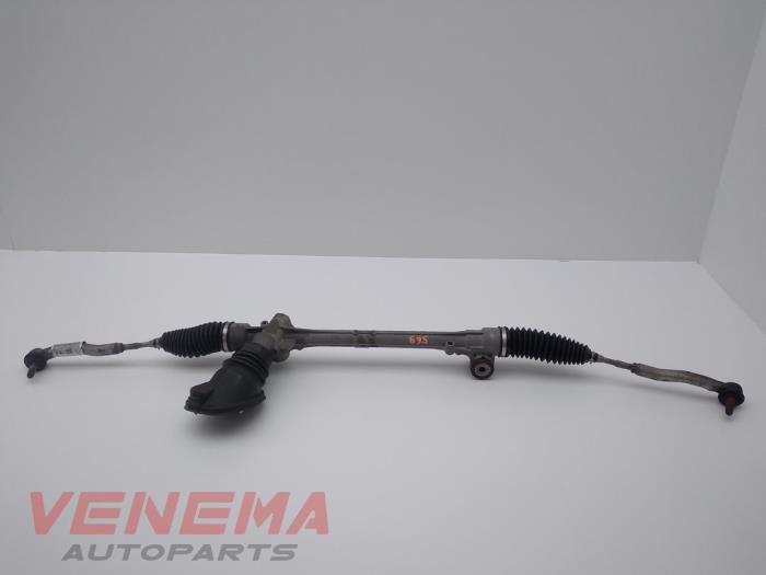 Begagnade Styrbox Peugeot 108 1.0 12V VVT-i Pris € 49,99 Marginaltabell erbjuds av Venema Autoparts