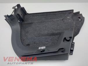 Używane Tapicerka pokrywy bagaznika prawa Volkswagen Polo V (6R) 1.2 TDI 12V BlueMotion Cena € 19,99 Procedura marży oferowane przez Venema Autoparts