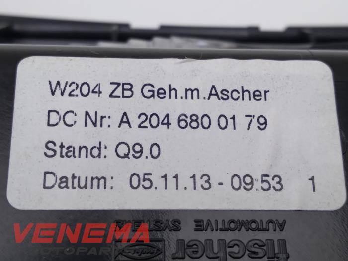 Popielniczka przednia z Mercedes-Benz C (W204) 1.8 C-200 CGI 16V 2013