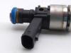 Injector (petrol injection) from a Mercedes-Benz C (W204) 1.8 C-200 CGI 16V 2013