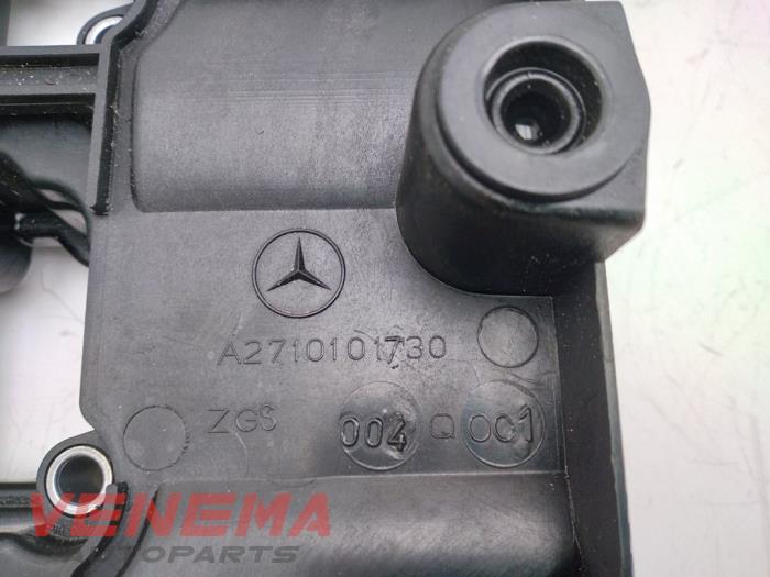 Pokrywa zaworów z Mercedes-Benz C (W204) 1.8 C-200 CGI 16V 2013