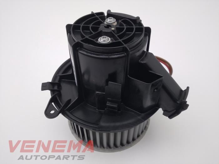 Motor de ventilador de calefactor de un Mercedes-Benz C (W204) 1.8 C-200 CGI 16V 2013
