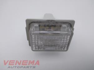 Używane Oswietlenie tablicy rejestracyjnej Mercedes C (W204) 1.8 C-200 CGI 16V Cena € 9,99 Procedura marży oferowane przez Venema Autoparts