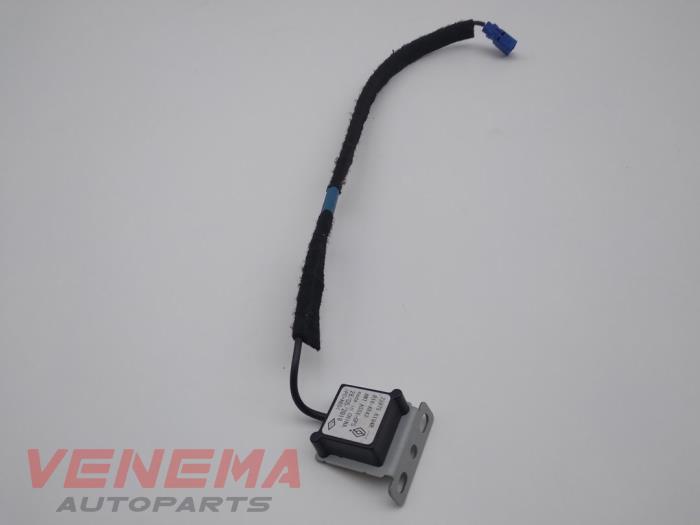 Używane Antena GPS Fiat Talento 1.6 MultiJet Biturbo 120 Cena € 59,99 Procedura marży oferowane przez Venema Autoparts
