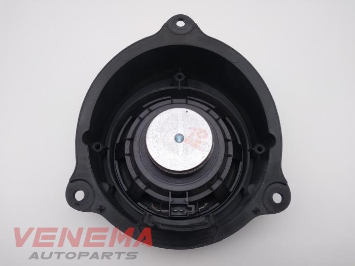 Speaker from a Renault Kangoo Express (FW) 1.5 dCi 75 2017