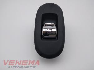 Używane Przelacznik elektrycznej szyby Mini Mini (F55) 1.5 12V One Cena € 9,99 Procedura marży oferowane przez Venema Autoparts