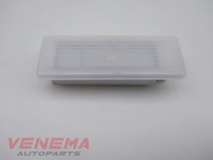 Używane Oswietlenie wewnetrzne przód Mini Mini (F55) 1.5 12V One Cena € 9,99 Procedura marży oferowane przez Venema Autoparts