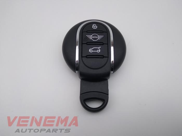 Używane Klucz Mini Mini (F55) 1.5 12V One Cena € 24,99 Procedura marży oferowane przez Venema Autoparts