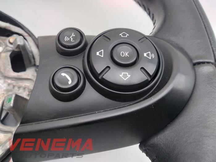 Steering wheel from a MINI Mini (F56) 2.0 16V Cooper S 2019