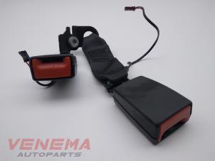 Usagé Insertion ceinture de sécurité arrière droite Mini Mini (F55) 1.5 12V One Prix € 39,99 Règlement à la marge proposé par Venema Autoparts