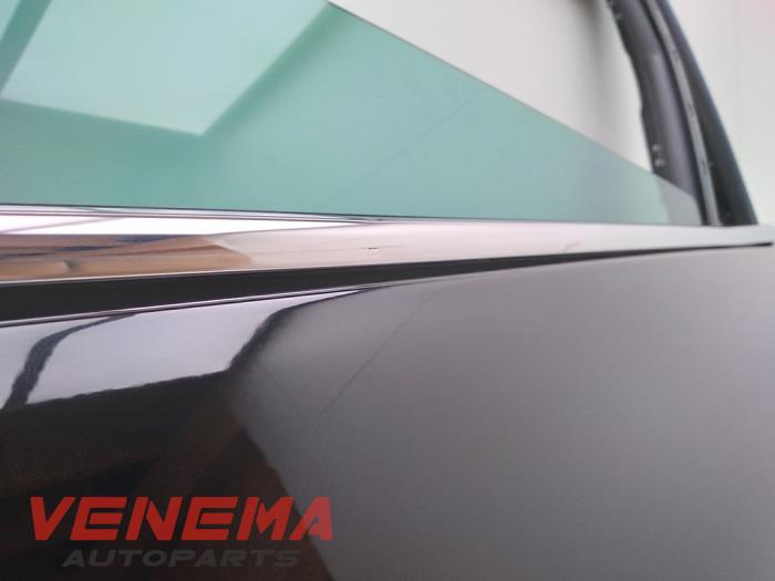 Portière 4portes arrière gauche d'un Renault Clio IV Estate/Grandtour (7R) 1.5 Energy dCi 90 FAP 2014